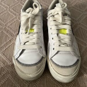 NIKE Blazer ‘77 Sneakers. Size 9 Wmns